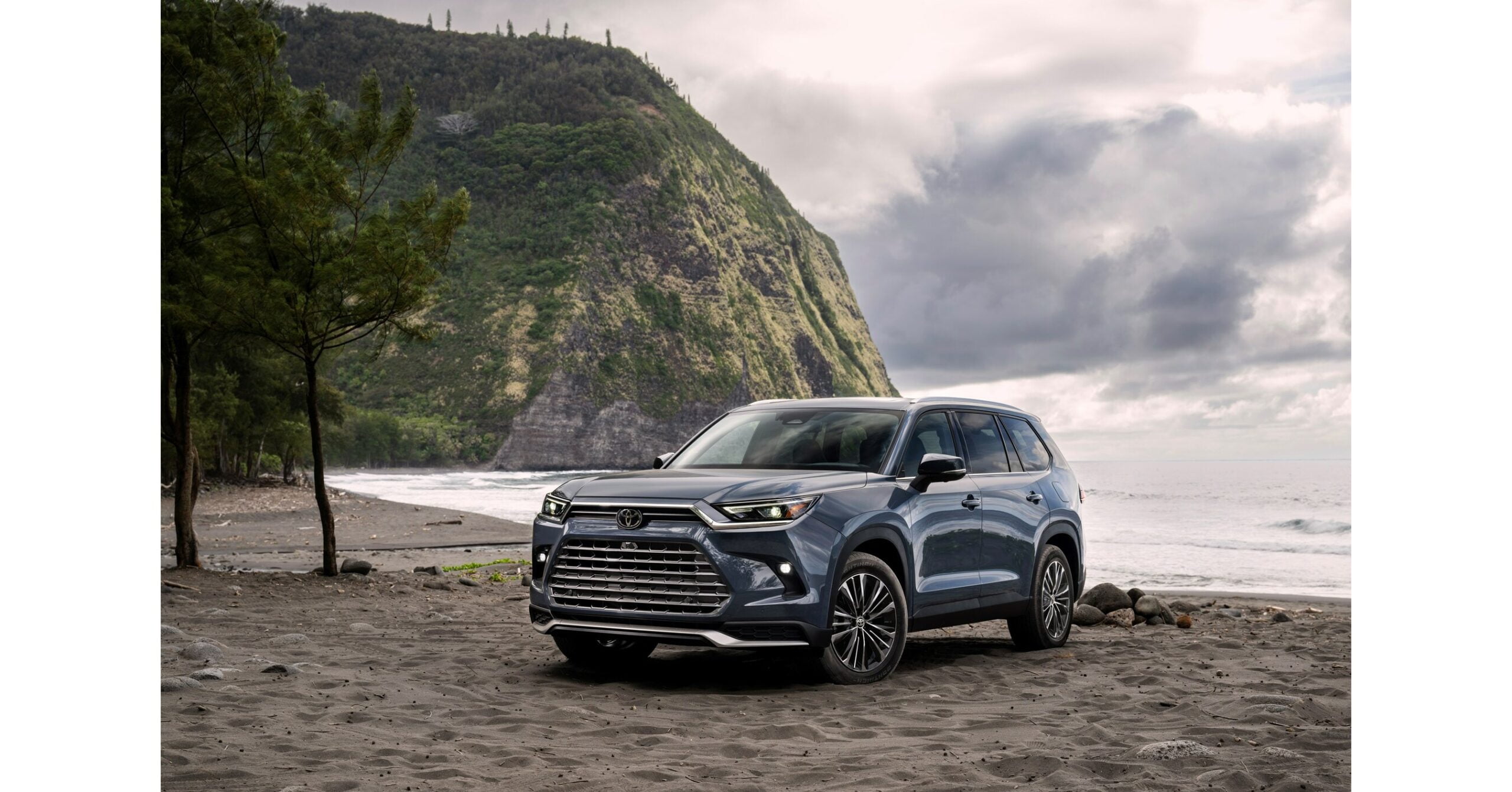 The Future of SUVs: A Sneak Peek into the High-Tech Features of the 2023 Toyota Highlander Hybrid - Smooth and responsive driving experience